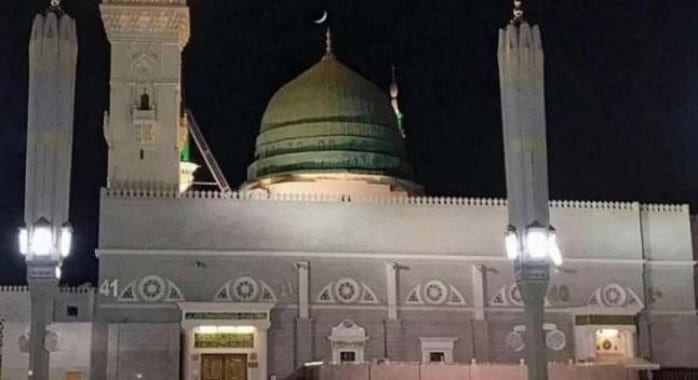 Bulan syabit di masjid nabawi 1