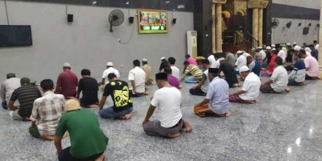Salat Jamaah di Masjid di Tengan Pandemi Covid 19