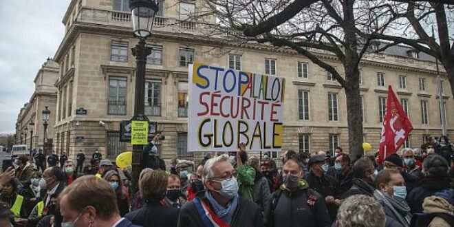 Demo Penolakan RUU Keamanan Global di Paris