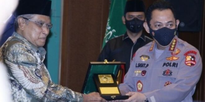 Ketua Umum PBNU KH Said Aqil Siroj dan Kapolri Jenderal Listyo Sigit Prabowo NU Online