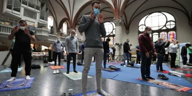 gereja martha lutheran di berlin jerman menjadi lokasi sholat 200523184800 175