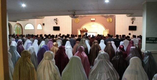 shalat jumat perempuan