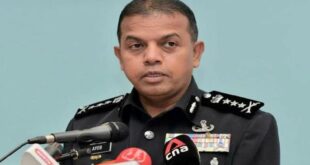 Kepala Polisi Johor Datuk Ayob Khan Mydin Pitchay