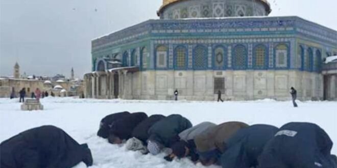 Masjid Al Aqsa diselimuti salju