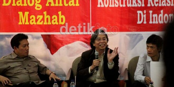 jalaludin rakhmat tahun 2012 memegang mikropon ari saputradetikcom 169