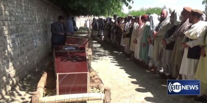 Jenazah korban penembakan saat salat tarawih di Jalalabad Afghanistan