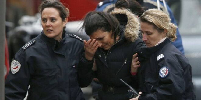 Polwan ditikam di Paris