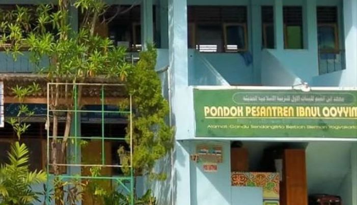 Geledah Ponpes di Sleman Densus 88 Sita Laptop Buku  CPU 