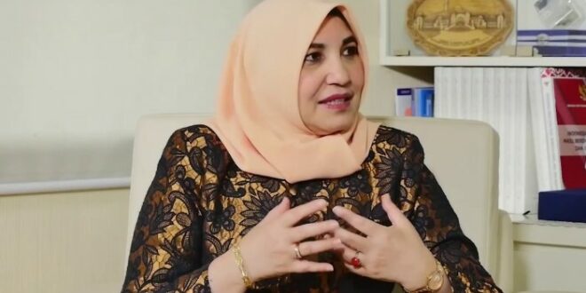 Prof. Dr. Hj. Amani Lubis