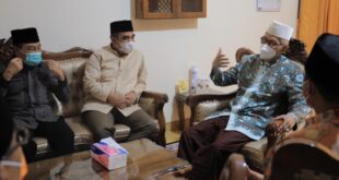 Sekjen Gerindra Ahmad Mujani silaturahmi ke kediaman KH Miftahul Akhyar