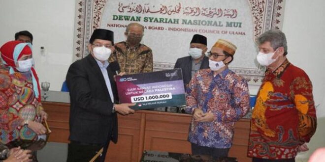 MUI serahkan bantuan ke Palestina 1