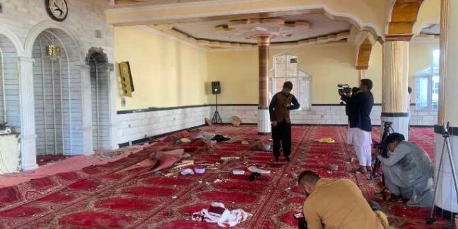 Masjid di Afghanistan hancur dihantam bom saat Salat Jumat