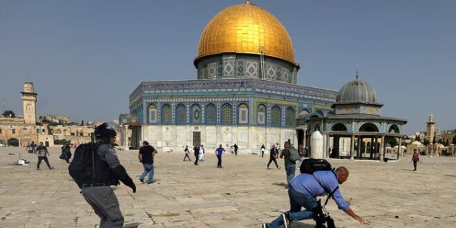 Tindakan keras polisi Israel terhadap Muslim Palestina di Masjid Al Aqsa