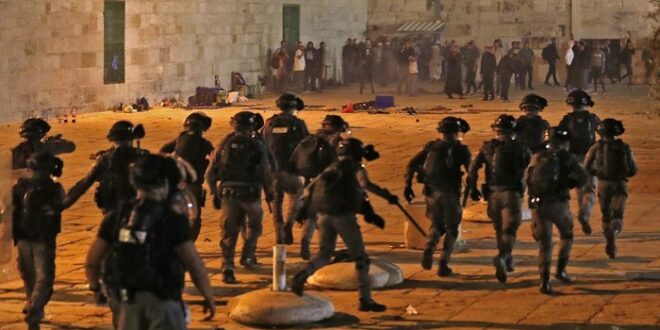 bentrokan antara polisi israel dan warga palestina di kompleks masjid al aqsa yerusalem pada jumat 75 waktu setempat 169