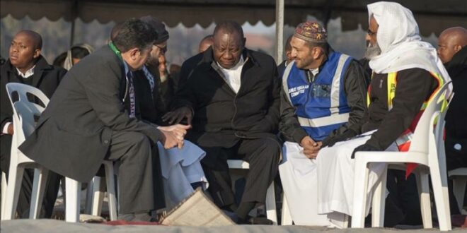 cyril ramaphosa tengah menghadiri sholat idul fitri di lenasia 210507210225 636