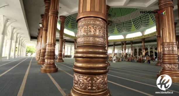 tiang masjid