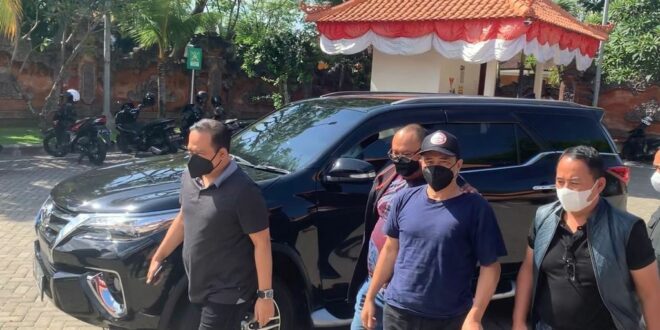 M Kece saat ditangkap Bareskrim Polri di Bali