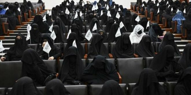 Mahasiswi di Afghanistan mengikuti kuliah di masa pemerintahan baru Taliban