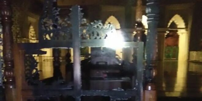 mimbar masjid raya makassar dibakar orang tak dikenal dok istimewa