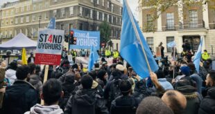 Demo pembebasan Muslim Uighur di Kedubes China London