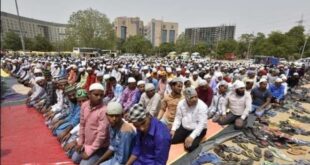 Muslim di kota Gurugram salat Jumat di lapangan sebelum diduduki nasionalis hindu sayap kanan