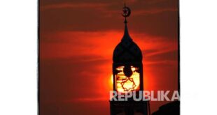 ilustrasi sunset menara masjid ilalang
