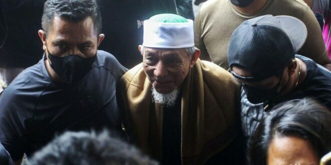 pimpinan khilafatul muslimin ditangkap polisi
