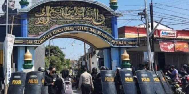 Pesantren Shiddiqiyah Jombang dikepung polisi saat akan menangkap Mas Bechi