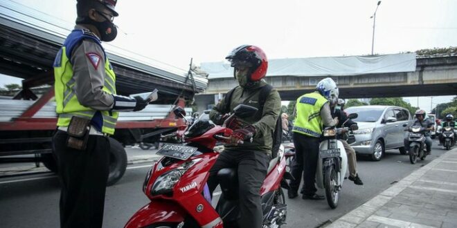 awas jangan asal belok kiri nanti ditilang