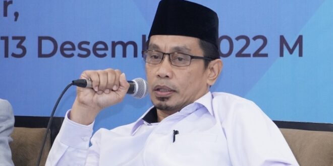 Imam Besar Masjid Al-Markaz Al-Islami Makassar, Dr. KH. Muammar Muhammad Bakry, Lc, MA,