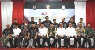 Kepala BNPT bersama mantan napiter di Yayasan Lingkar Perdamaian Lamongan