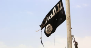 Bendera ISIS robek