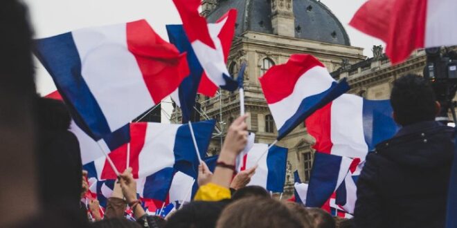 kenapa warna bendera prancis berubah 169 1