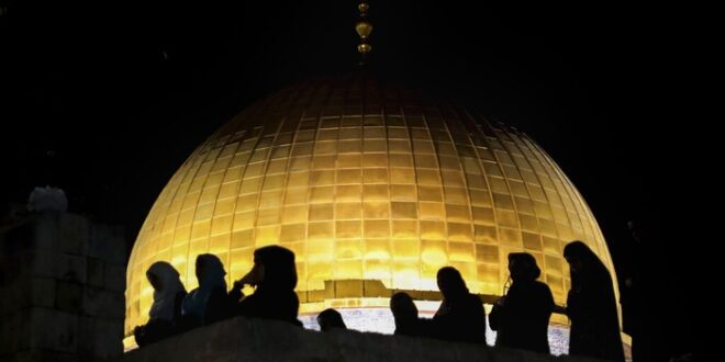 jelang ramadan warga palestina bersihkan kompleks al aqsa 3 1