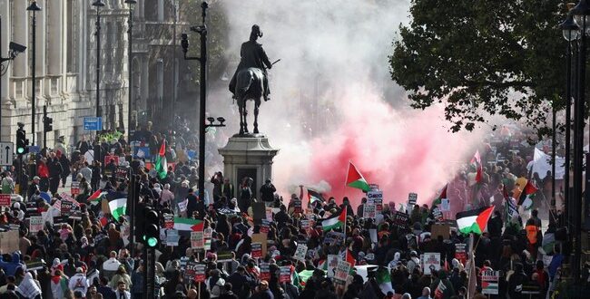 demo besar dukung palestina digelar di london 1 169