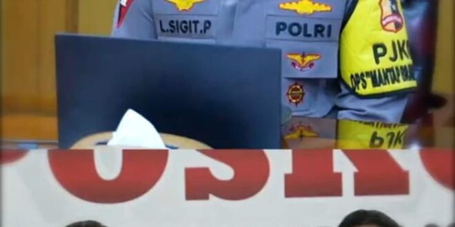 kapolri jenderal listyo sigit prabowo video call bripda novandro yang ganjal bus gagal menanjak dengan sepeda motornya dok scr 916