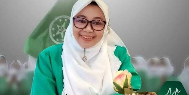 Ketua Umum PP Fatayat NU Hj Margaret Aliyatul Maimunah