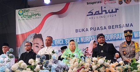 Nyai Sinta Nuriyah buka puasa di Gereja Paroki Kulon Progo