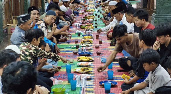 buka bersama di masjid
