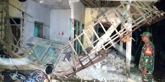 bangunan rusak di sukabumi dan tasikmalaya akibat gempa garut 169