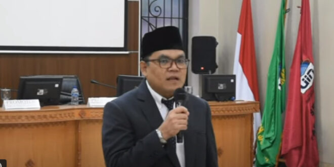 Rektor UIN Syarif Hidayatullah Prof Asep Saepuddin Jahar