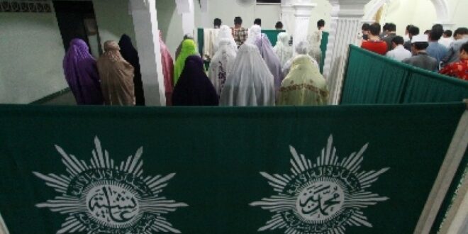 logo muhammadiyah di masjid at taqwa kantor pp muhammadiyah jakarta 140715204355 749