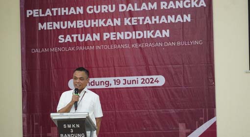 Pelatihan Guru Dalam Rangka Menumbuhkan Ketahanan Satuan Pendidikan di SMKN 3 Bandung