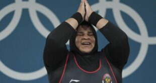 Atlet Nurul Akmal Tetap Tampil Berhijab di Tengah Isu Larangan Jilbab di Olimpiade Paris 1 atlet angkat besi indonesia nurul 240811202643 634