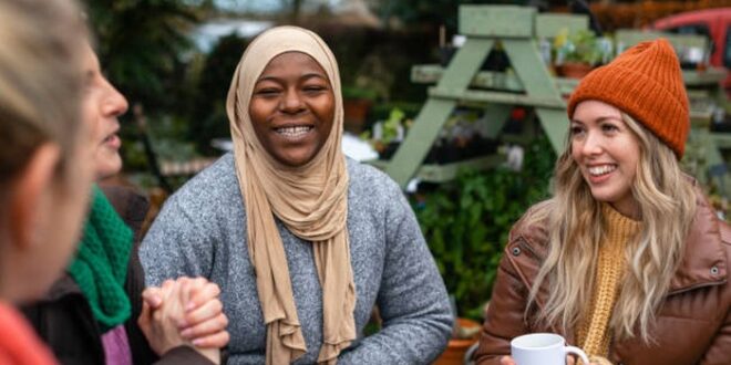 ilustrasi perbedaan dalam hidup rukun menciptakan toleransi dalam kehidupan di masyarakat