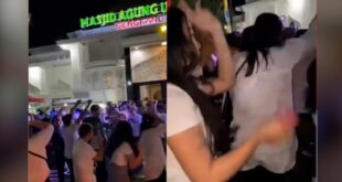 viral pria dan wanita berjoget diiringi musik oleh disc jockey dj di depan masjid agung 169