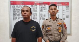 muchtar nababan saat diamankan di kantor polisi istimewa 169