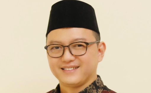 Dr. Cecep Hidayat M.Si