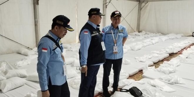 dirjen penyelenggara haji dan unrah kementerian agama kemenag hilman latief mengecek persiapan fasilitas untuk wukuf di arafah 1748256746401 169