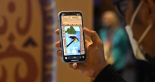 petugas mensimulasikan penggunaan salah satu konten augmented reality ar 220903142239 740